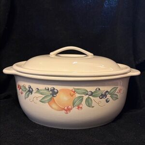 Vintage 2.5 qt Corelle Coordinates Abundance Casserole Dish With Lid